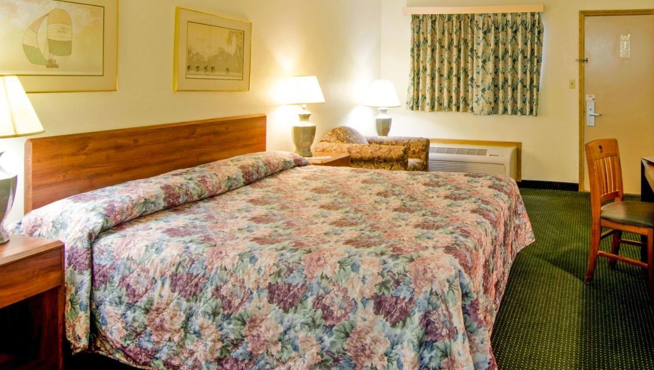 קולומבוס Economy Inn Express By Magnuson Worldwide מראה חיצוני תמונה